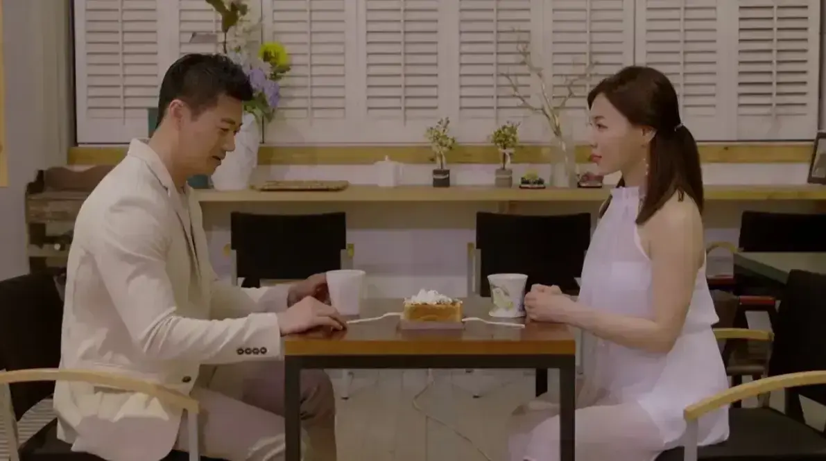 《邻居家妻子》韩国电影未删减1080P韩语中字-百度网盘夸克迅雷下载-《邻居家妻子》高清在线观看-乏味婚姻中的情感越界-免费完整版