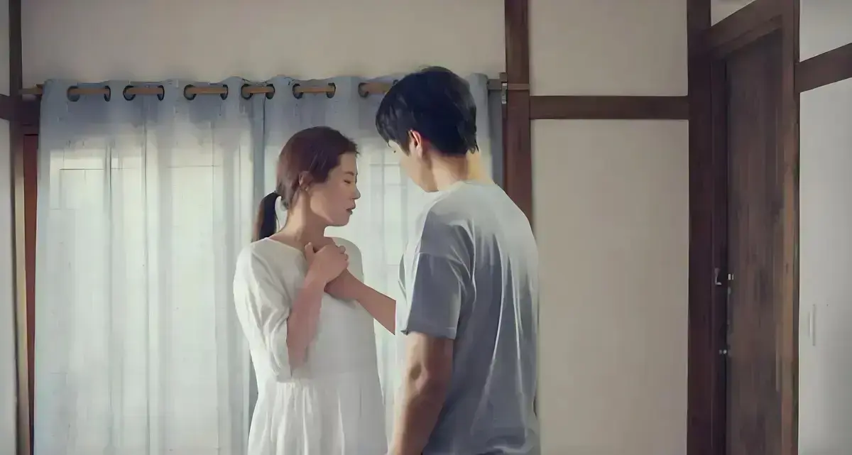 《出轨》韩国高分剧情片未删减全集-无广告免费在线看高清版-出轨中文版不卡顿网盘完整资源