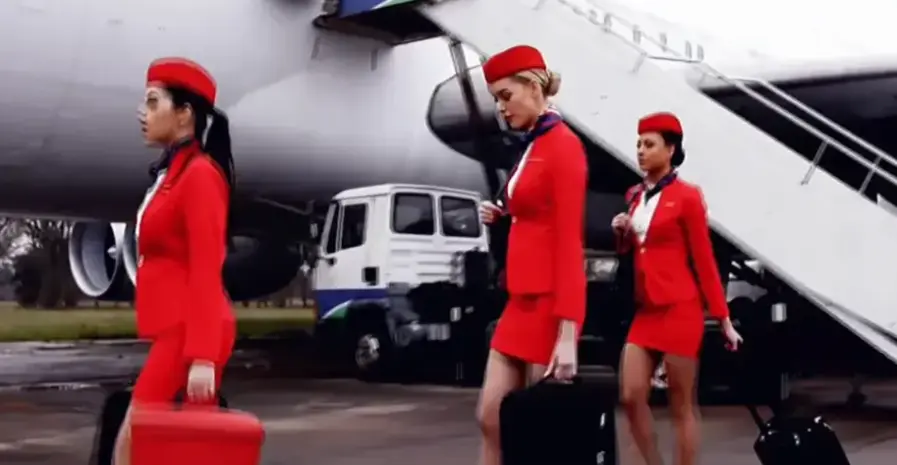 《法国空姐》电影全集在线观看 2018多塞尔航空版高清中字免费播放 机舱是封闭的，但...
