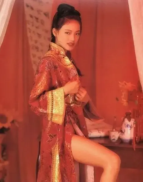 《舒淇舒掰掰》早期经典合集免费分享-想不通大美女为何叫舒掰掰-《舒淇阁楼经典照片合集》网盘资源一键速播-高清无删减收藏版
