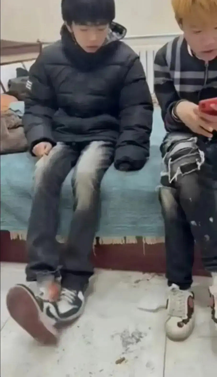 《校园轻奢男孩事件》全事件视频未删减高清观看-轻奢二人组两个男生事件完整过程-免费播放原视频回放超清在线《校园轻奢男孩事件》